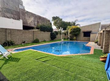 Casa de 5 ambientes, Lomas de Zamora · Casa en Venta en Banfield Oeste