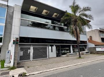 Oficina comercial · 240m² · 6 Cocheras · Oficina en Alquiler