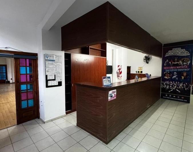 Local comercial · 332m²
