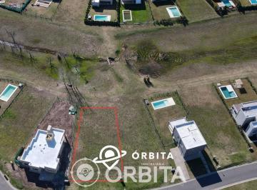 Terreno · 587m² · Lote en Venta en Barrio Santa Lucia, Pilar del Este, Interno