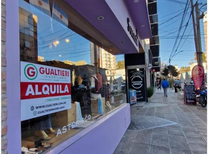 Local comercial · 160m²