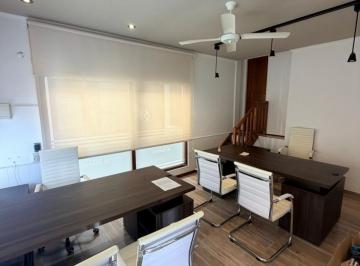 Oficina comercial · 40m² · 2 Ambientes · Local Apto Rubros Varios en Centro de Pinamar