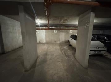 Garage · 12m² · Cochera con Acceso en Rampa y Portón Automático