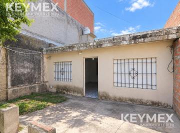 Casa · 84m² · 3 Ambientes · Venta Casa en Villa Celina de 3 Amb con Patios y Cochera