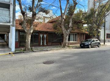 Casa · 155m² · 5 Ambientes · Chalet con Local Comercial