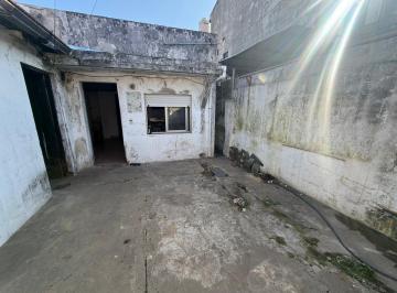 PH · 50m² · 3 Ambientes · Venta PH en Sarandi a Refaccionar