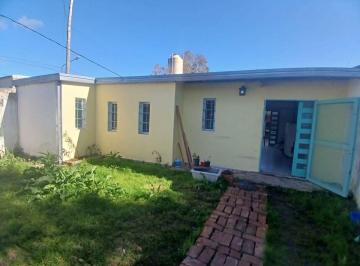 Casa de 5 ambientes, Ensenada · Casa de 2 Dorm. con Pileta en Punta Lara