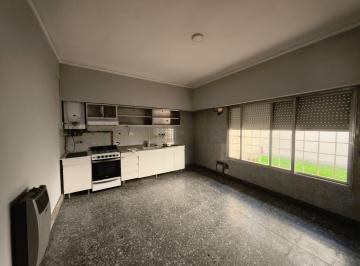 Casa · 123m² · 4 Ambientes · 1 Cochera · Casa en Barrio Echesortu