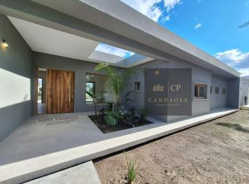 Casa · 185m² · 5 Ambientes · 5 Cocheras · Nev. Casa en Venta 5 Ambientes en El Naudir a La Laguna