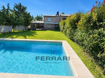 Casa · 170m² · 4 Ambientes · 1 Cochera · Casa 3 Dorm. con Pileta - Roldan