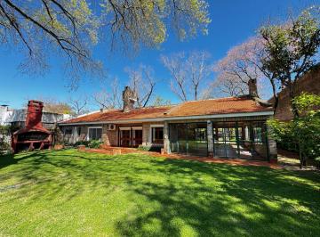 Casa · 240m² · 3 Dormitorios · 4 Cocheras · Juarez Celman 469 Bis