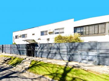 Bodega-Galpón · 1214m² · 4 Cocheras · Galpón en Alquiler en Pleno San Isidro