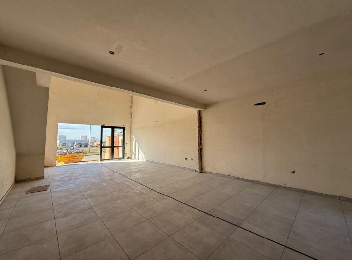 Local comercial · 170m² · 3 Cocheras