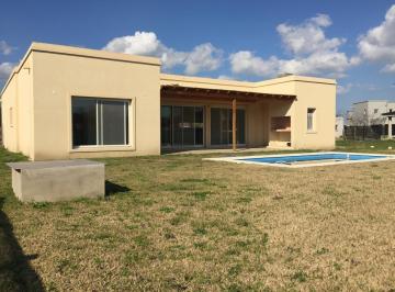 Casa · 160m² · 4 Ambientes · 2 Cocheras · Casa en Venta en Barrio Cerrado El Canton