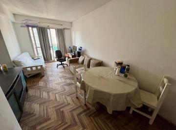 Departamento · 48m² · 3 Ambientes · 3 Amb. con 2 Balcónes. Inmejorable Ubicación!