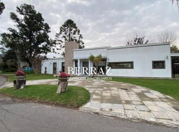 Casa · 200m² · 5 Ambientes · 6 Cocheras · Casa Venta 3 Dorm. Barrio Los Potrillos Lote de 730 m² Pilar, Zona Norte