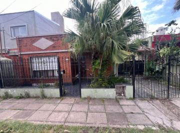 Casa · 90m² · 4 Ambientes · 2 Cocheras · Casa en Venta 4 Amb - Ituzaingo Sur