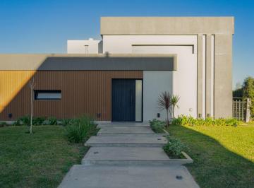 Casa · 198m² · 4 Ambientes · 1 Cochera · Casa en Venta 4 Ambientes en Horizontes Al Sur