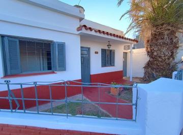Casa de 4 ambientes, Córdoba · Alquiler Casa 2 Dorm. Barrio Rosedal