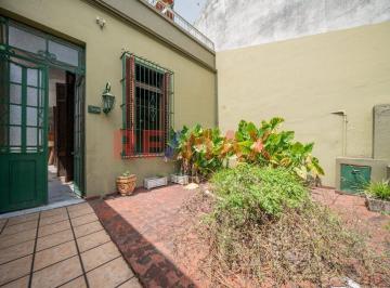 Casa · 200m² · 8 Ambientes · 1 Cochera · Venta - Casa Multi Familiar – a Reciclar