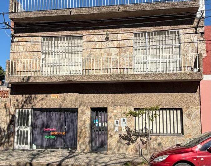 Casa en alquiler en Barrio Industrial · 3 ambientes
