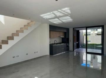 Casa de 5 ambientes, Córdoba · Alquiler Dúplex 2 Dorm. con Vestidos + 2 Baños a Estrenar en Docta