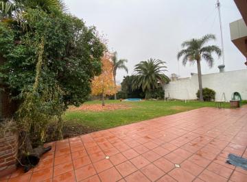 Casa · 200m² · 4 Ambientes · 4 Cocheras · Casa en San Antonio de Padua, Apto Crédito, Casa con Jardín, Pileta, Parque, Patio, Cocheras