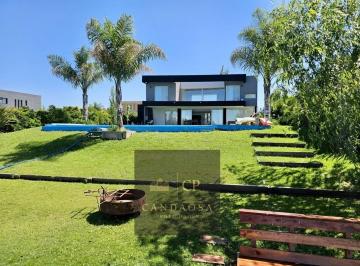 Casa · 279m² · 6 Ambientes · Sg Casa Venta Area 5 Premium Barrio San Sebastián