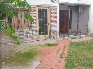 PH · 66m² · 3 Ambientes · PH en Venta 4 Ambientes a Reciclar - Ideal Inversión o Primer Vivienda Calle 70 y 131 La Plata