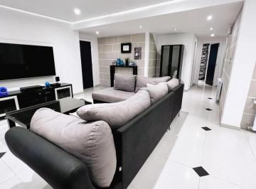 Departamento · 181m² · 5 Ambientes · 1 Cochera · Semipiso 5 Ambientes - La Rioja y 1500