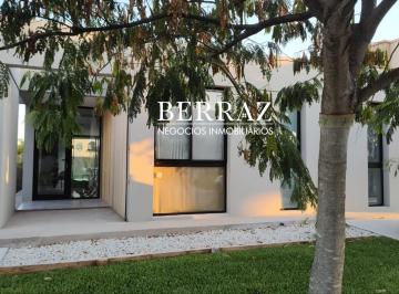 Casa · 110m² · 3 Ambientes · 1 Cochera · Casa Venta 2 Dorm. Barrio Santa Elena Lote de 518 m² Pilar del Este