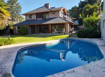 Casa · 390m² · 6 Ambientes · 1 Cochera · Casa Chalet en Venta en Beccar, San Isidro, G. B. a. Zona Norte