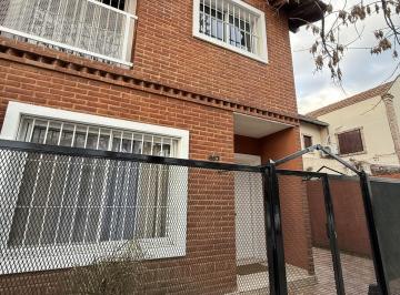 PH · 121m² · 4 Ambientes · 2 Cocheras · Venta Casa Triplex 4 Ambientes Apto Credito en Ituzaingo Norte