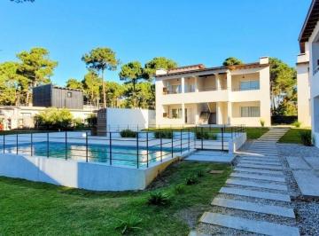 BRS-BRS-36_2 · "Exclusivo 2 Ambientes | Pesquero 88 | Parrilla y Vista a La Piscina"