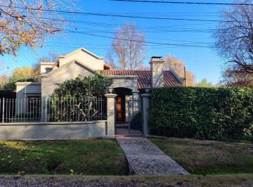 Casa · 1500m² · Casa en Chacras de Coria
