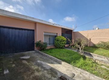 Casa · 115m² · 4 Ambientes · 2 Cocheras · Casa 4 Ambientes en Bella Vista
