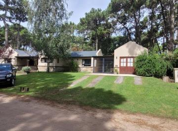 BRS-BRS-63_2 · Casa a La Venta en Pinamar Norte, Permuta o Financia