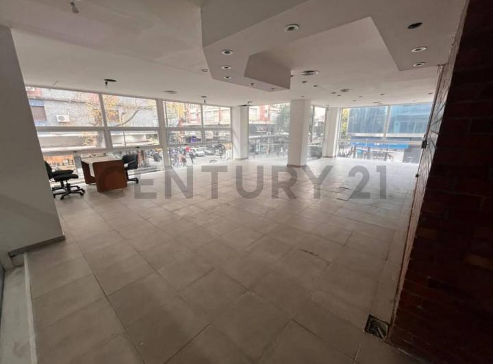 Local comercial · 110m² · 3 Ambientes