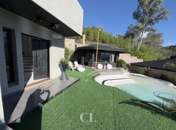 Casa de 7 ambientes, Villa Carlos Paz · Venta Casa de Categoría con Piscina Playa, Jacuzzi y Vistas a Las Sierras en Costa Azul Sur