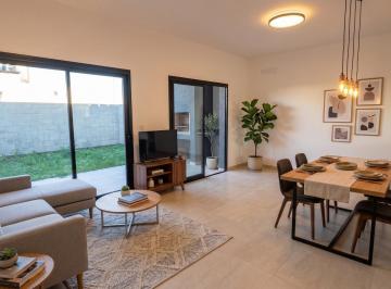 Casa · 133m² · 5 Ambientes · 2 Cocheras · Oportunidad en Quebradas de Manantiales - 3 Dorm.