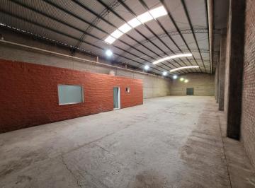 Bodega-Galpón · 550m² · Av Eva Perón 8570 - Local con Galpón - Fisherton