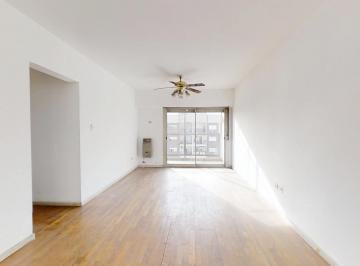 Departamento · 85m² · 4 Ambientes · 1 Cochera · Departamento en Venta de 4 Ambientes en Parque Patricios con Balcón