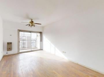 Departamento · 85m² · 4 Ambientes · 1 Cochera · Departamento en Venta de 4 Ambientes en Parque Patricios con Balcón