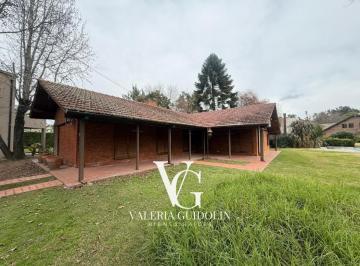 Casa · 1700m² · 5 Ambientes · 2 Cocheras · Casa en Nautico de Escobar
