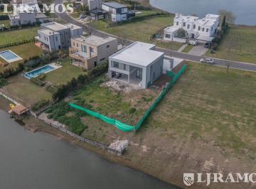Casa · 227m² · 3 Dormitorios · Casa en Area 5 de San Matias con Vista a La Laguna Pg