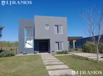 Casa · 176m² · 5 Ambientes · 2 Cocheras · Casa en Venta San Sebastian Área 10 Al Verde Apto Credito Mb