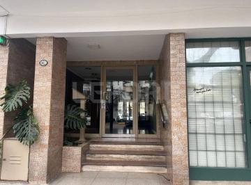 LEP-LE2-56040_2 · Espacioso 3 Amb con Balcon Al Frente Colegiales