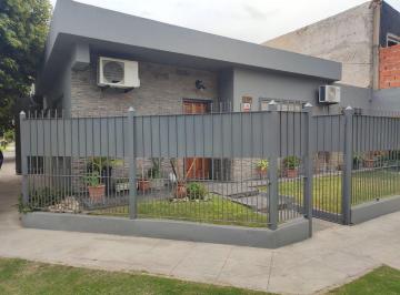 Casa · 125m² · 4 Ambientes · 1 Cochera · Venta/permuta Casa en Berazategui