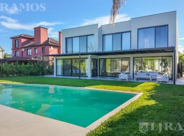 Casa · 355m² · 4 Dormitorios · Casa en Venta a Estrenar en Santa Barbara