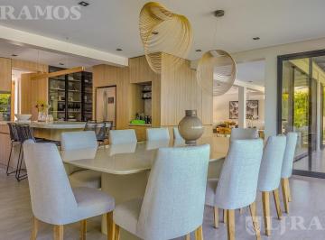 Casa · 355m² · Casa en Venta a Estrenar en Santa Barbara